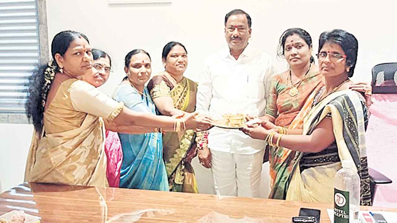 ఘనంగా రాఖీపౌర్ణమి వేడుకలు