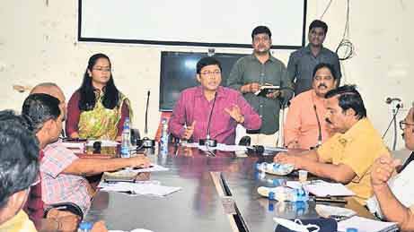 పంద్రాగస్టును ఘనంగా నిర్వహించాలి