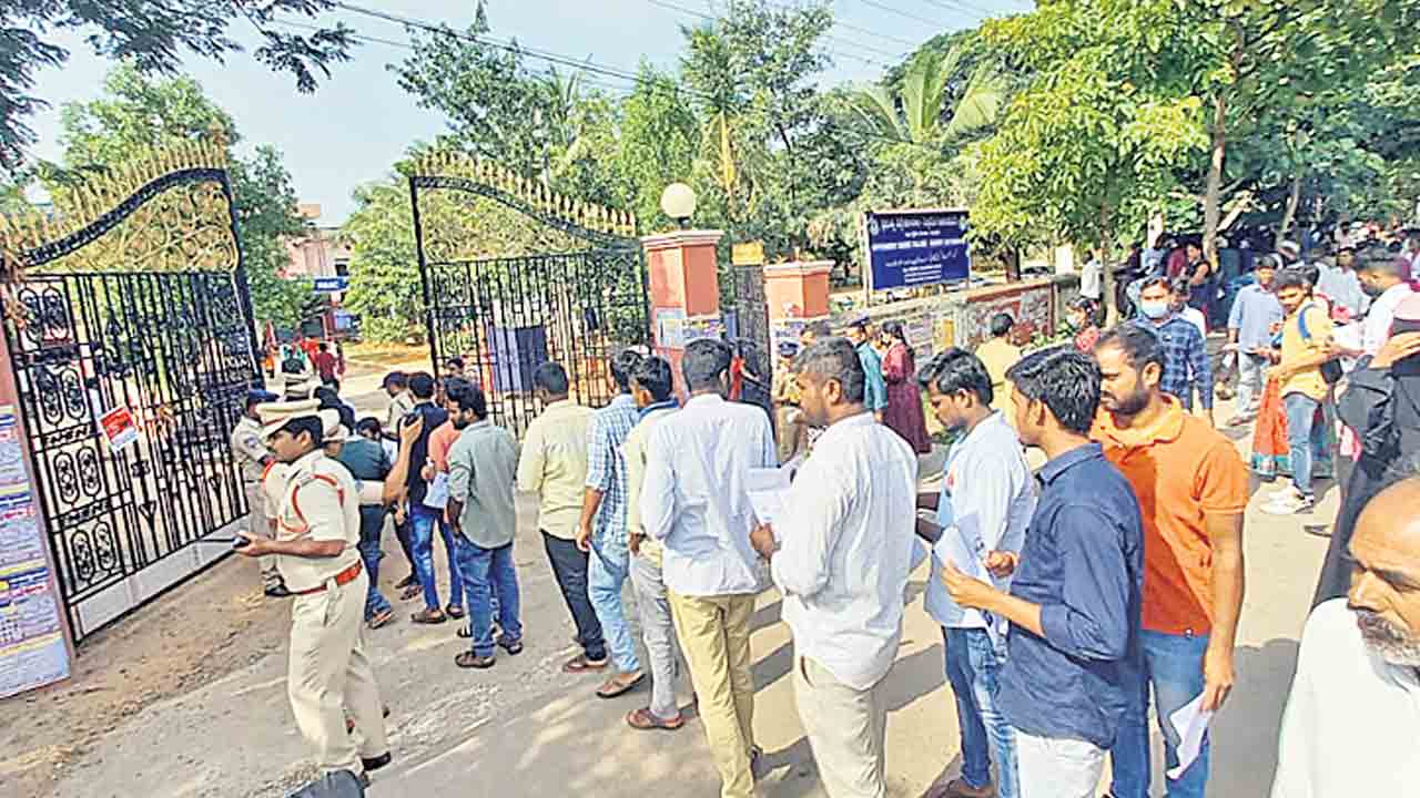 సాఫీగా ప్రిలమినరీ పరీక్ష