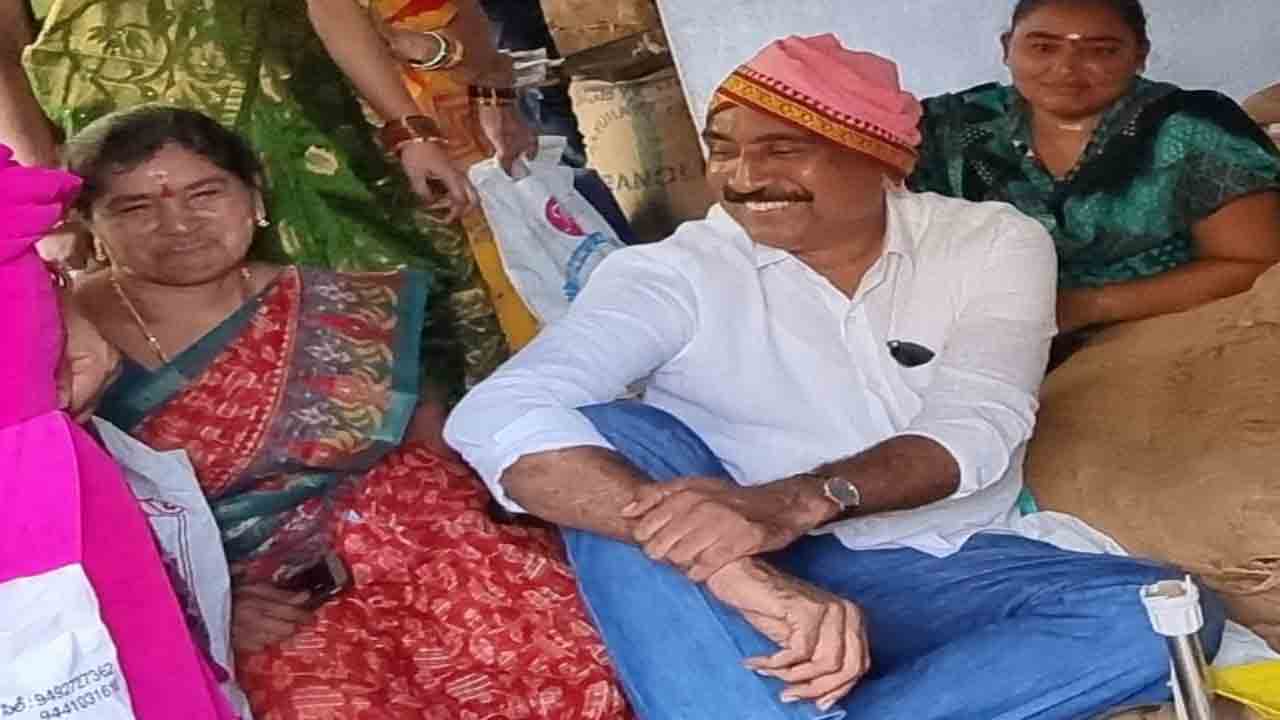 జనంలో సామాన్యుడిలా..