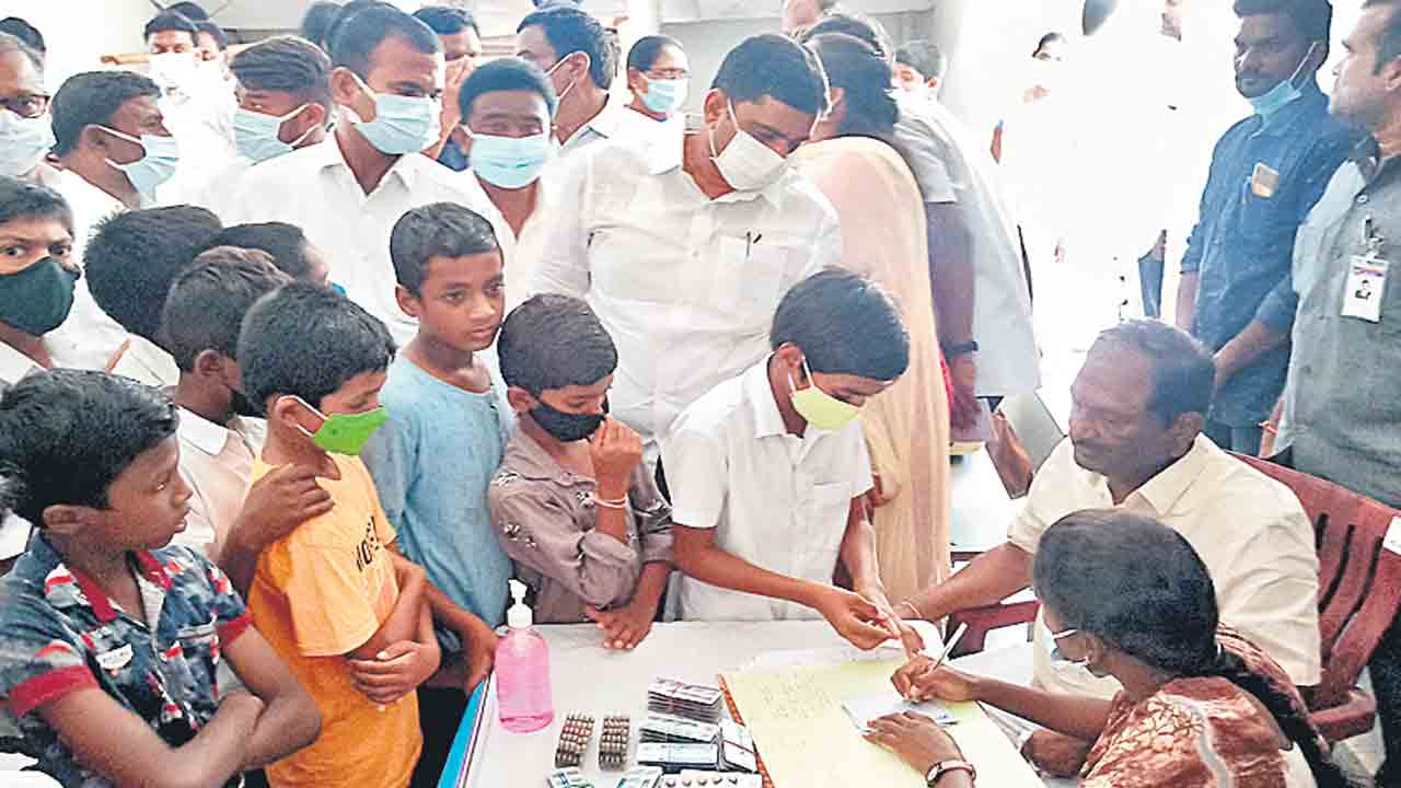 బీసీ గురుకులాల తనిఖీకి ప్రత్యేక బృందాలు