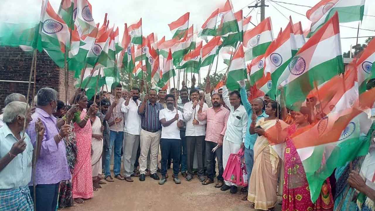 స్వాతంత్య్ర స్ఫూర్తి చాటేందుకే వజ్రోత్సవాలు