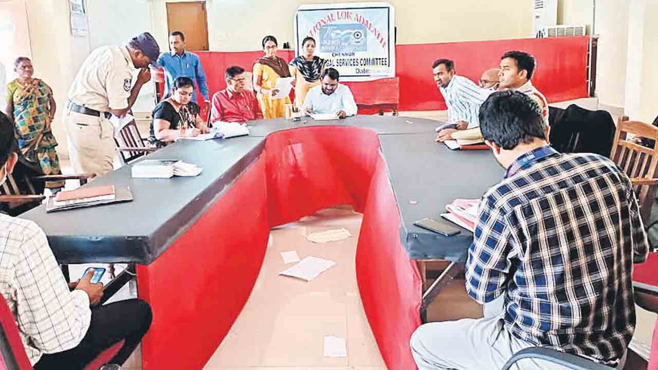 జాతీయ లోక్‌ అదాలత్‌కు విశేష స్పందన