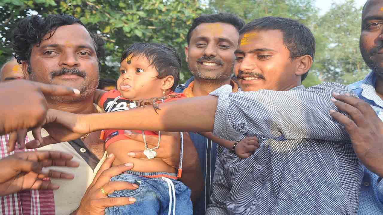 ఘనంగా తేళ్ల పంచమి.. తేళ్ల దేవతను దర్శించుకునేందుకు బారులు తీరిన భక్తులు