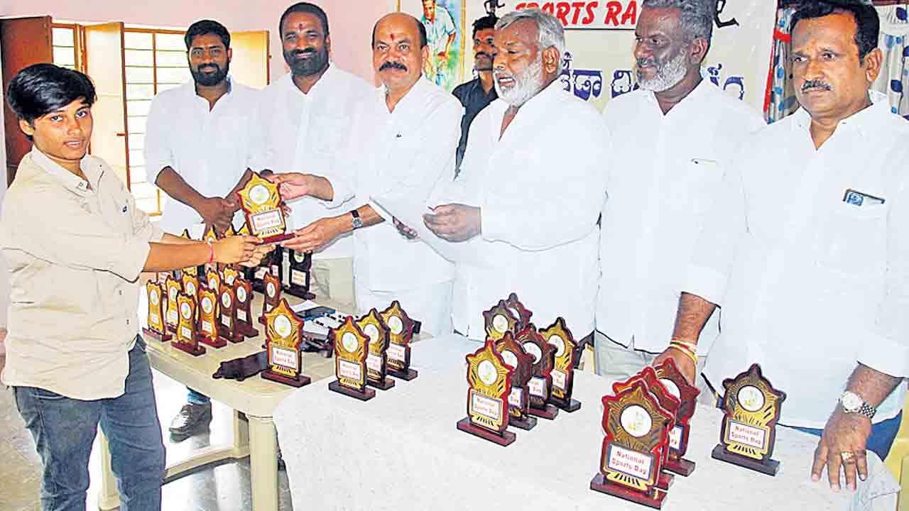 హాకీ మాంత్రికుడు ధ్యాన్‌చంద్‌