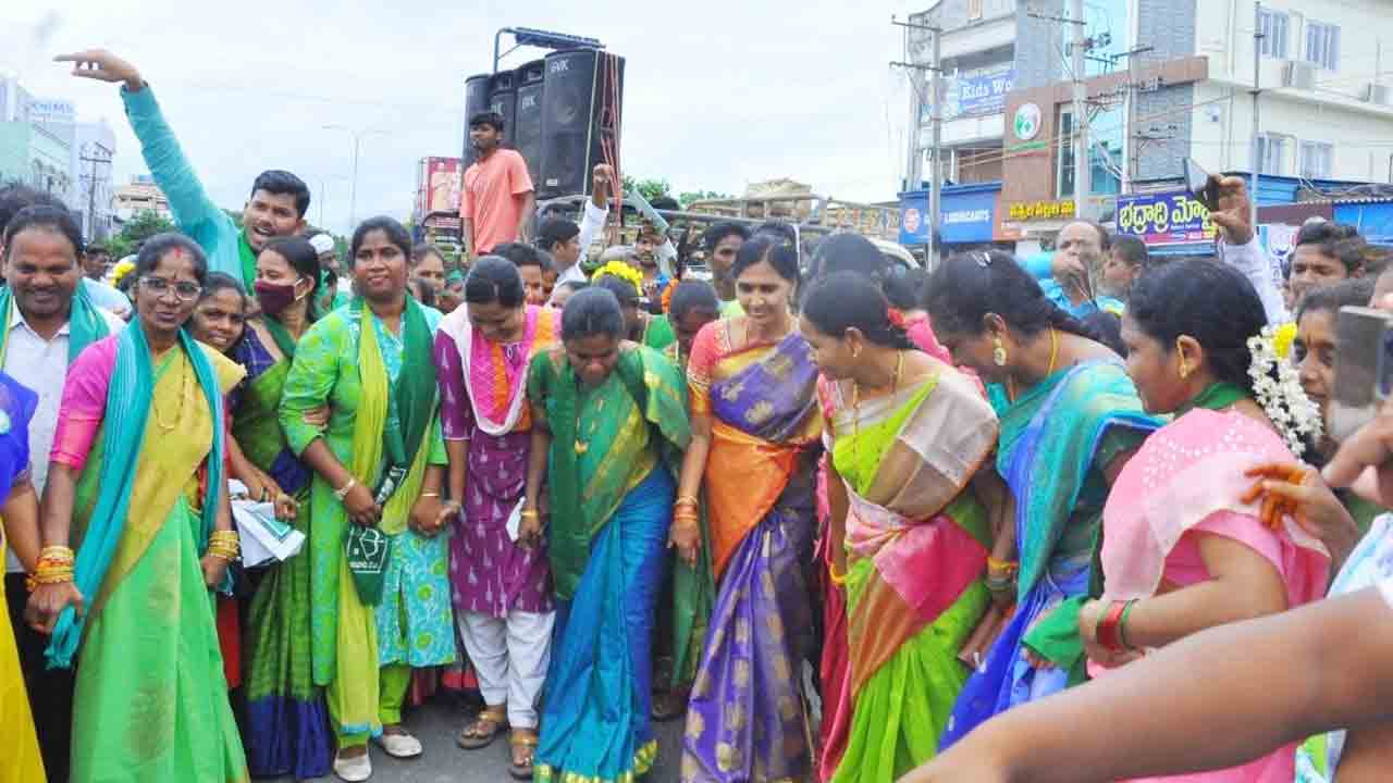 టీఆర్‌ఎస్‌ ప్రభుత్వంలోనే..ఆదివాసీల మనుగడ