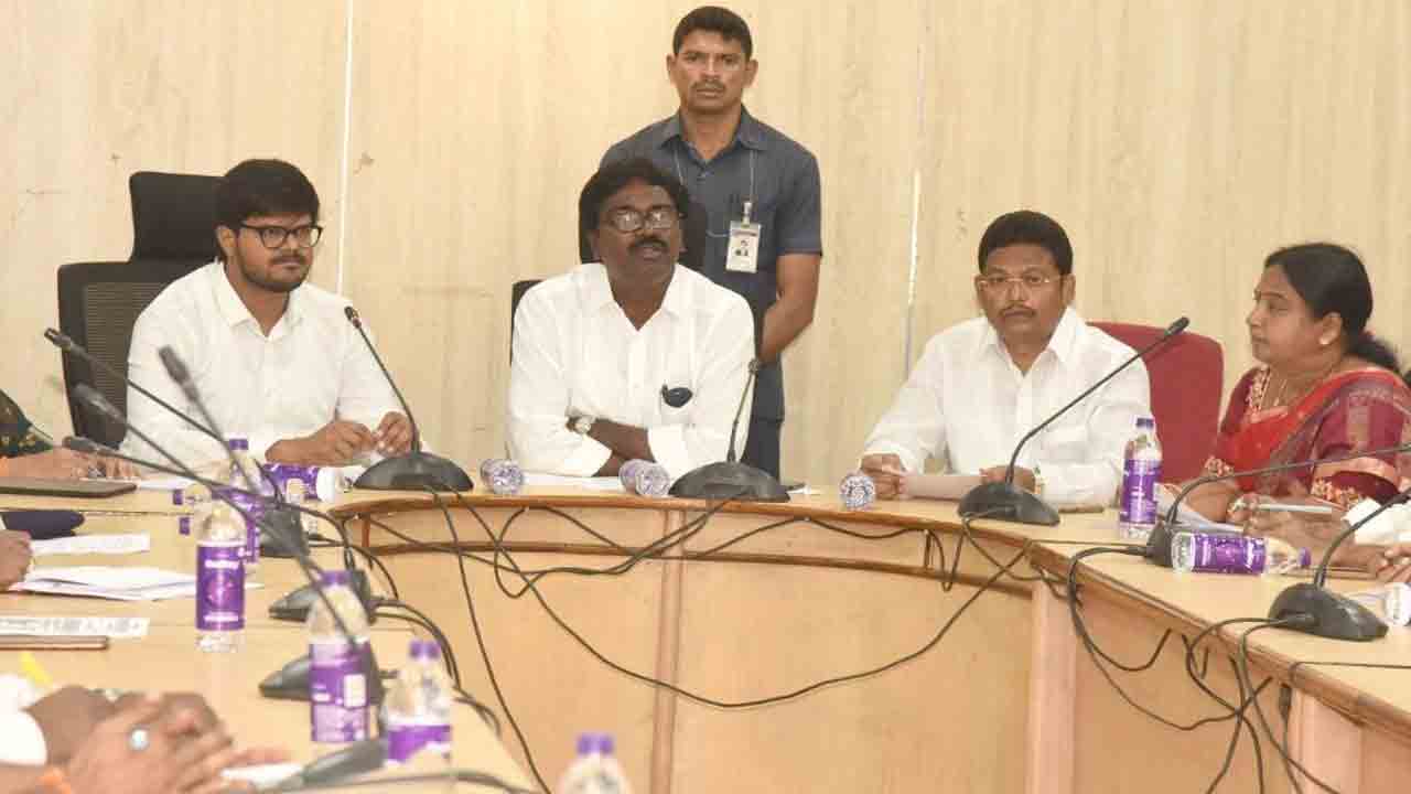 దేశభక్తిని పెంపొందించేలా వజ్రోత్సవాలు