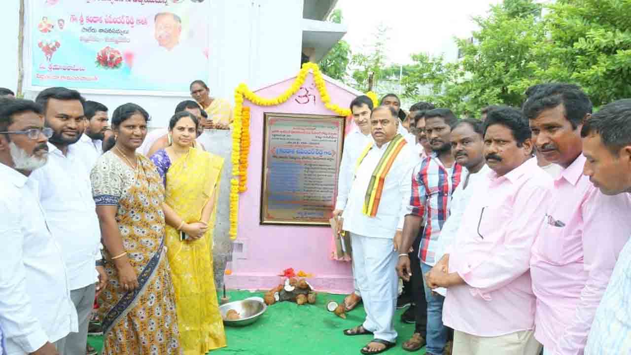 శివారు కాలనీలకూ సీసీ రోడ్లు