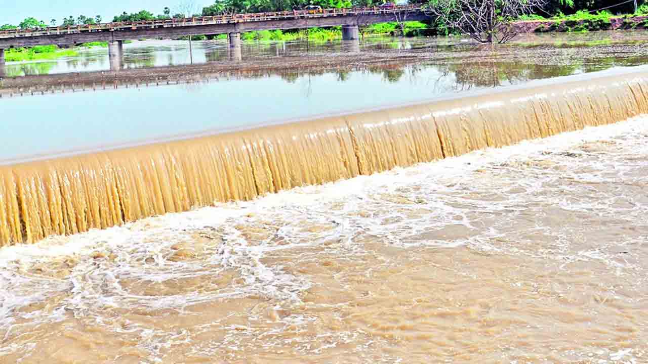 కరువుతీరా వానలు..