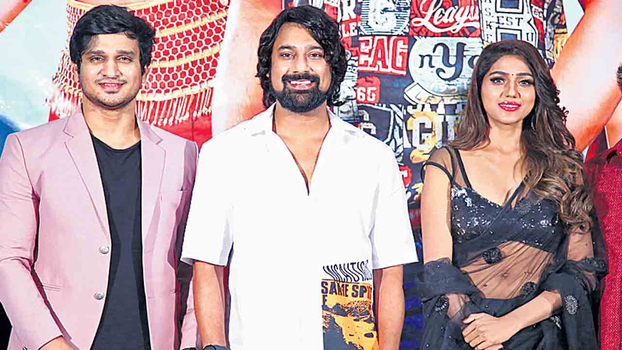 ఆకాశమే నువ్వని..