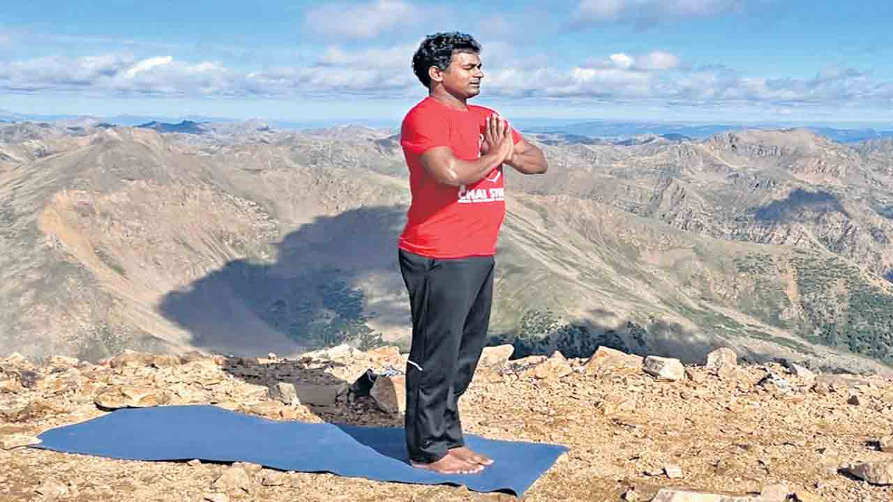 ఎల్బర్ట్‌ పర్వతంపై జగిత్యాల యువకుడు