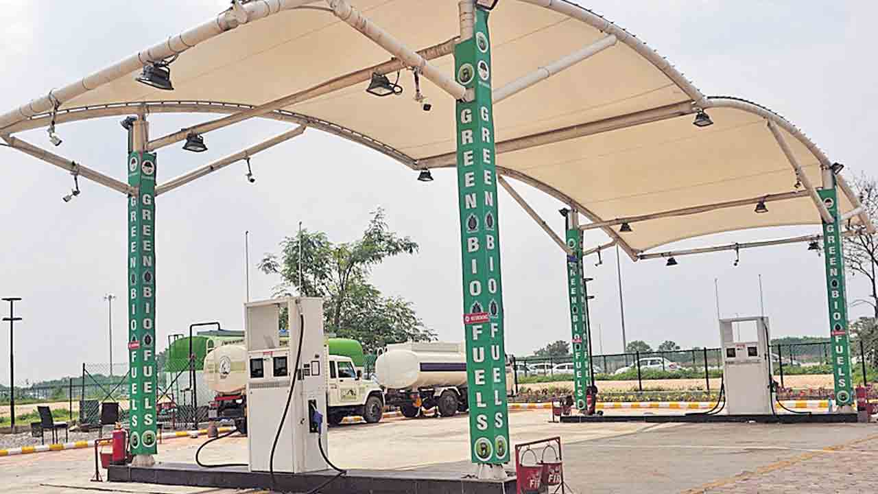 జీఎమ్మార్లో ఈవీ, బయో డీజిల్ స్టేషన్లు