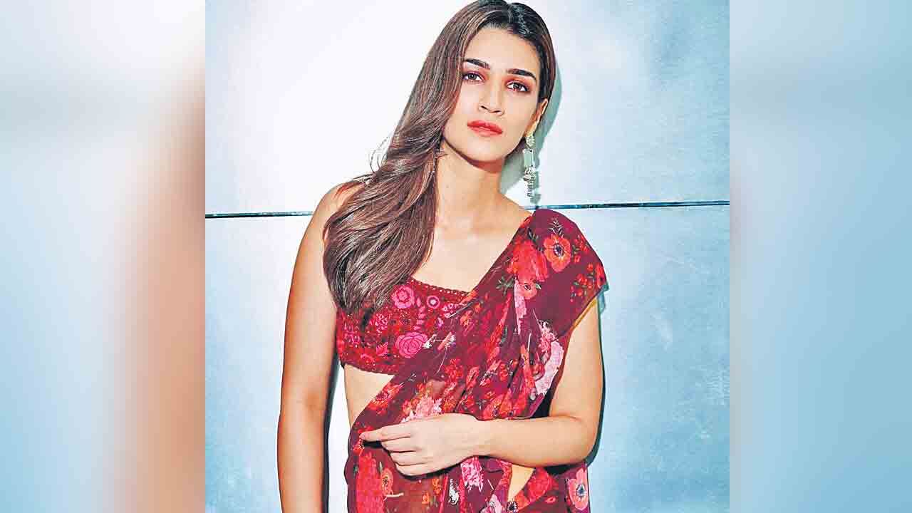 ఆ కళ్లు చూస్తే చాలు..