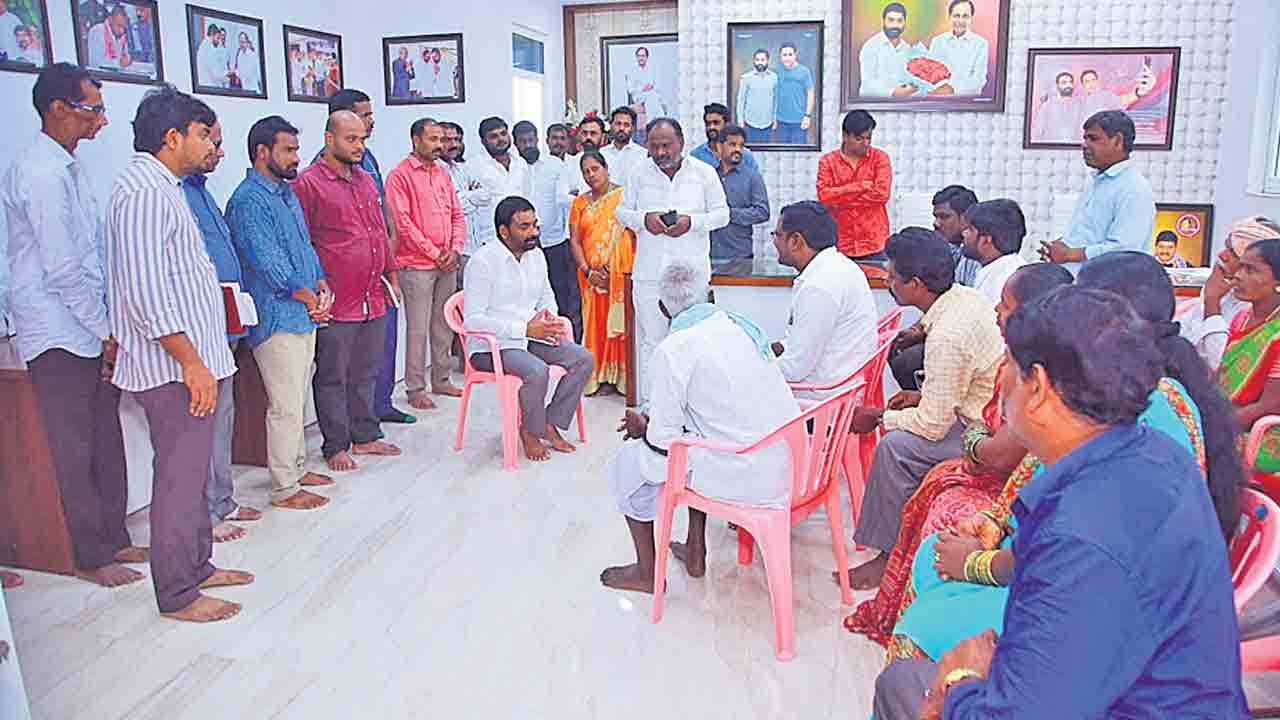 ప్రజలకు అందుబాటులో ఉంటా..