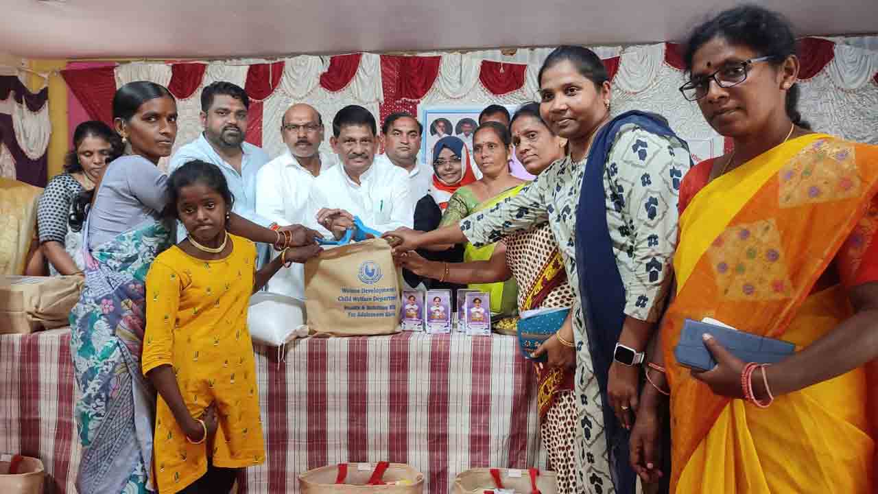 విద్యార్థులకు పోషకాహారం అందించాలి