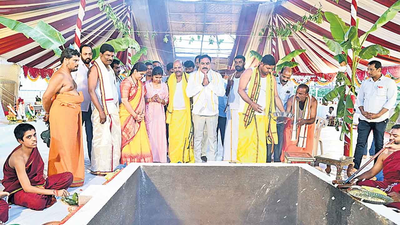 భక్తి భావాన్ని అలవర్చుకోవాలి