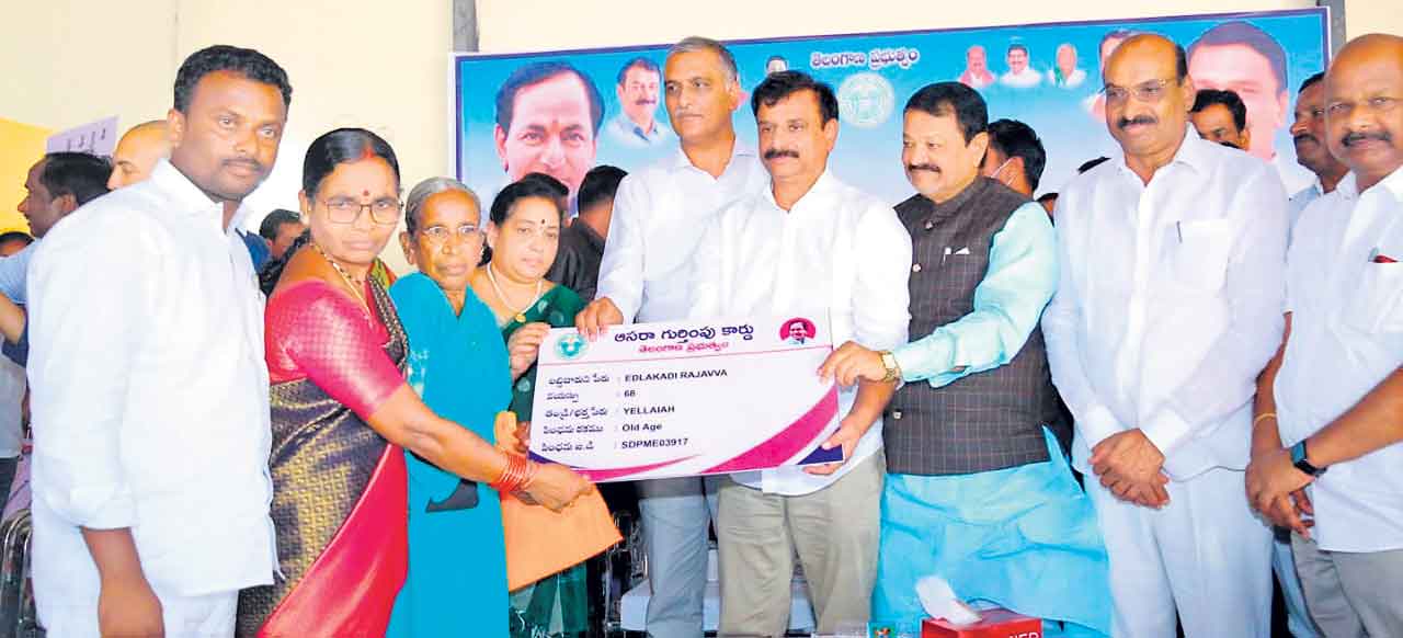 పెద్దన్నలా.. ఓ కొడుకులా