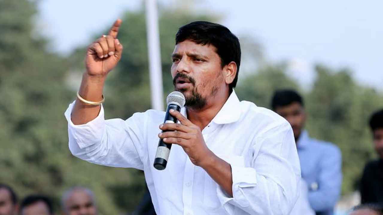 తీన్మార్‌ మల్లన్నపై గచ్చిబౌలిలో ఫిర్యాదు