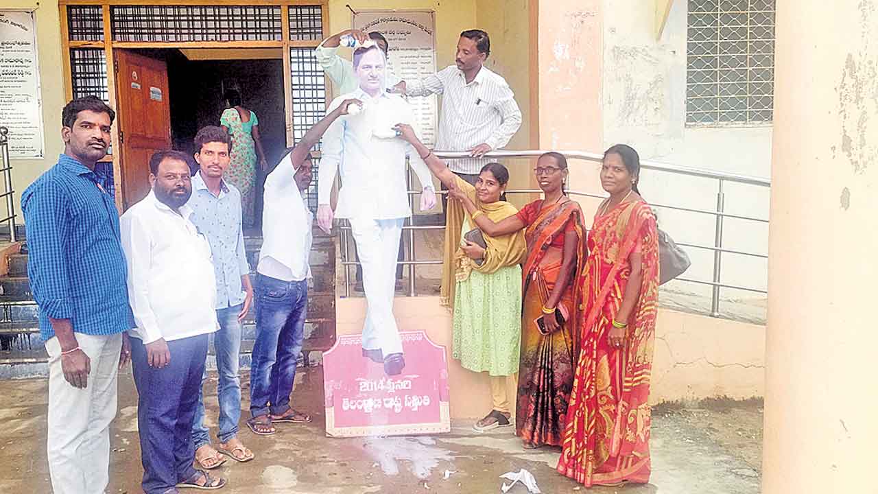 సీఎం కేసీఆర్‌కు రుణపడి ఉంటాం