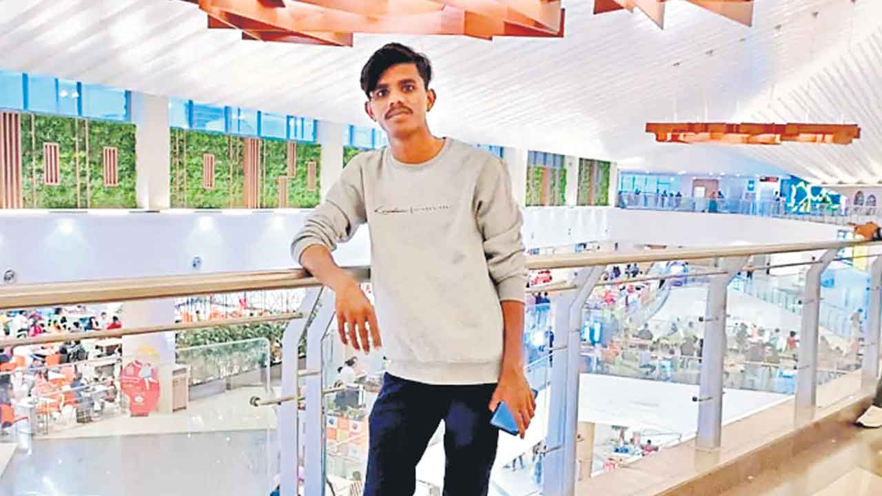 లోన్‌యాప్‌కు ఇంజినీరింగ్‌ విద్యార్థి బలి