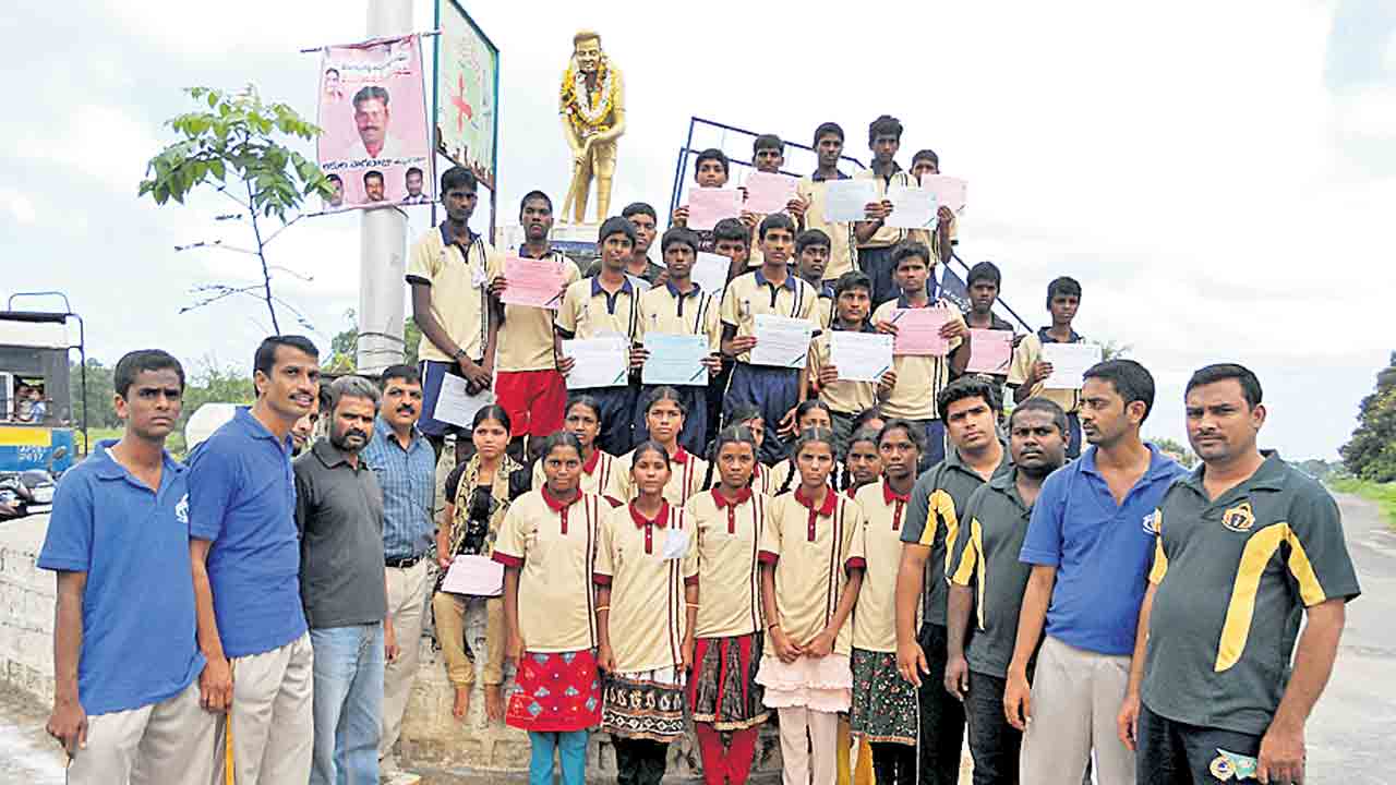 ధన్యజీవి ధ్యాన్ చంద్