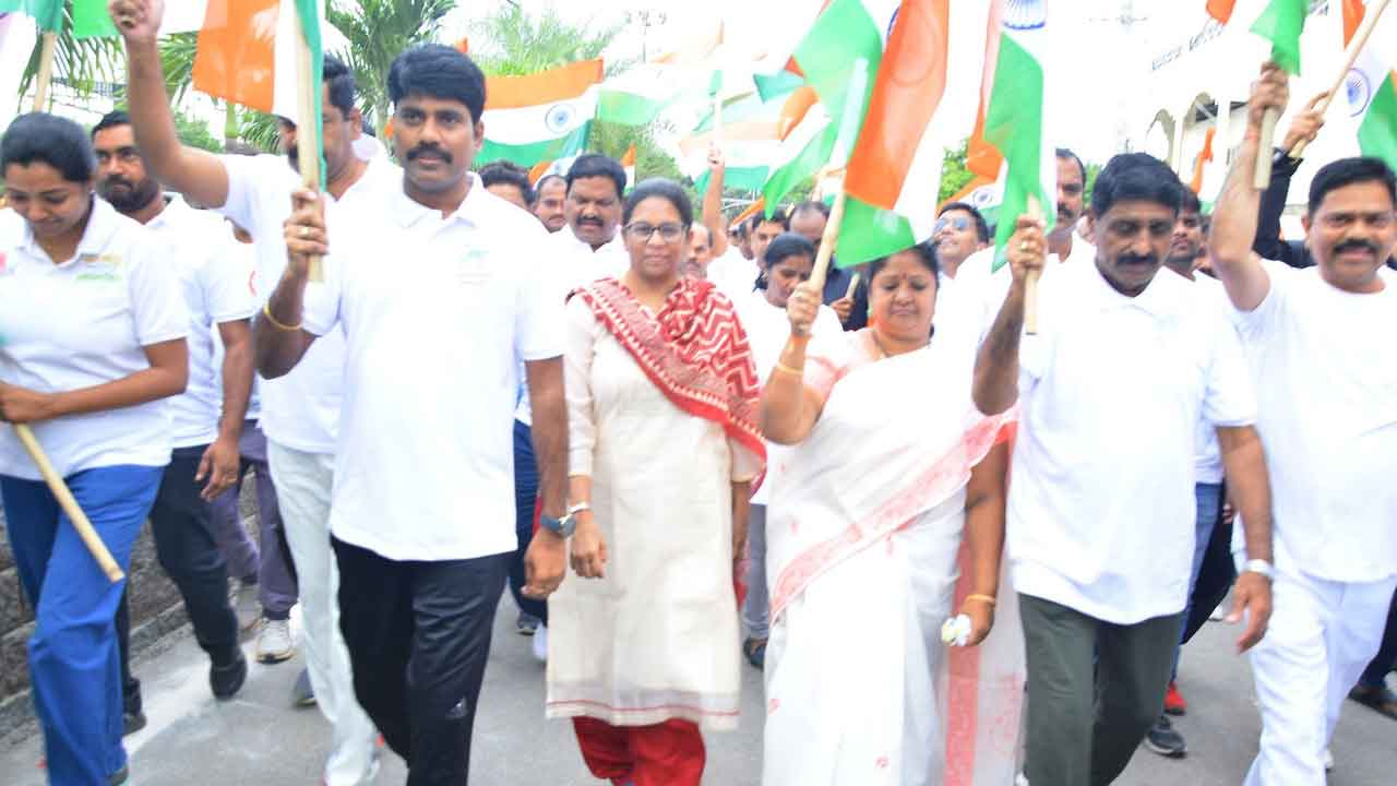 త్రివర్ణ శోభితం