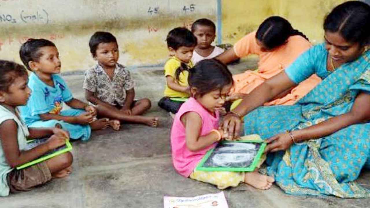 ‘మినీ అంగన్‌వాడీలకు అవకాశం ఇవ్వండి’