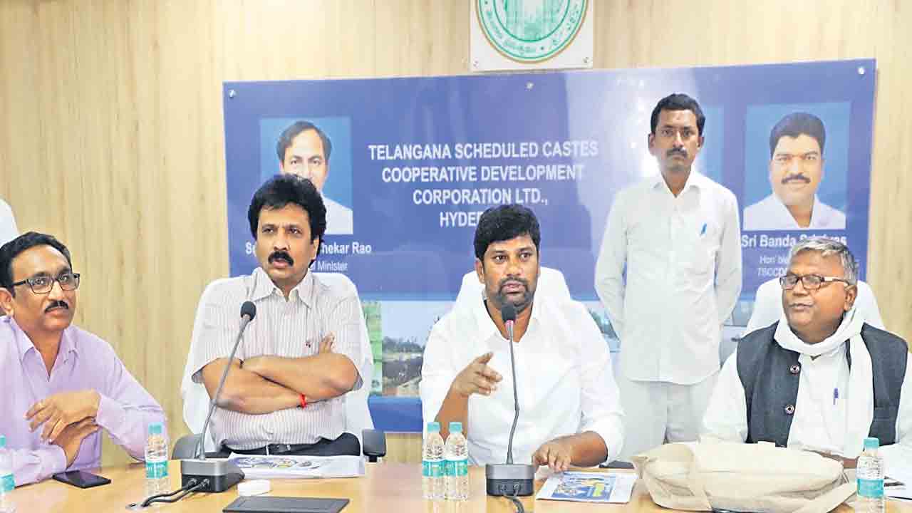 అంబేద్కర్‌ అడుగుల్లో కేసీఆర్‌