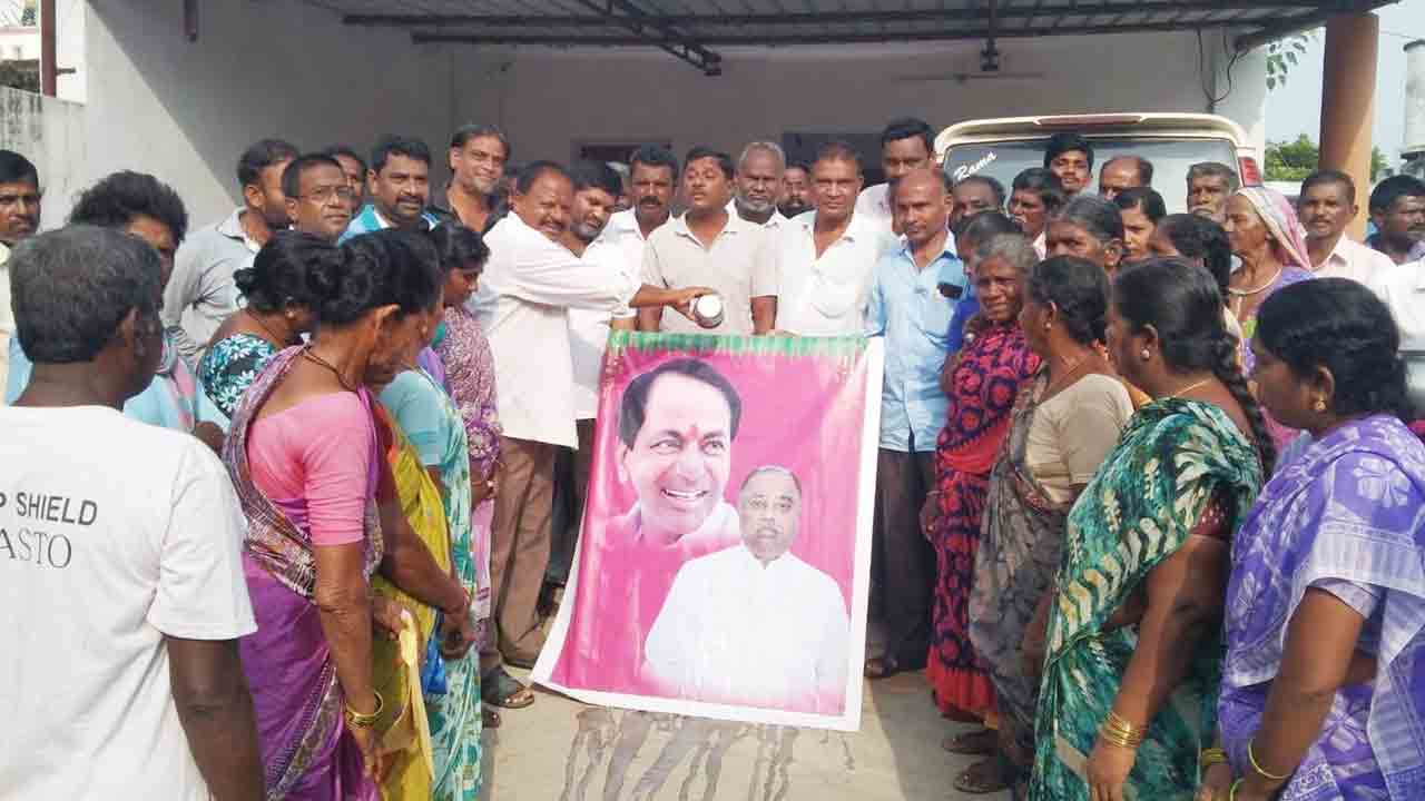 కొత్త పించన్ల మంజూరుతో వృద్ధుల హర్షం