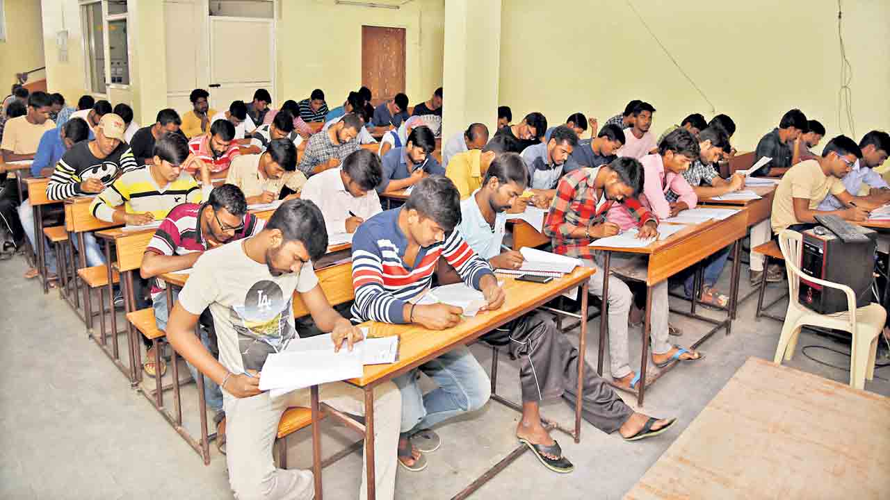 రేపు ఎస్సై ప్రిలిమ్స్‌ పరీక్ష.. ఈ నిబంధ‌న‌లు మ‌ర‌వొద్దు..