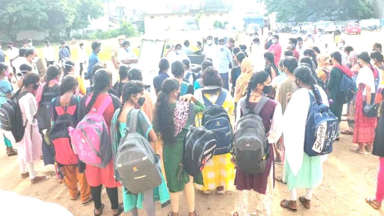 ప్రతిరోజూ వైద్య పరీక్షలు నిర్వహించాలి