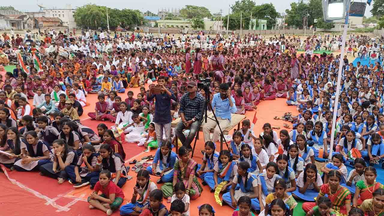 అట్టహాసంగా వజ్రోత్సవ వేడుకలు