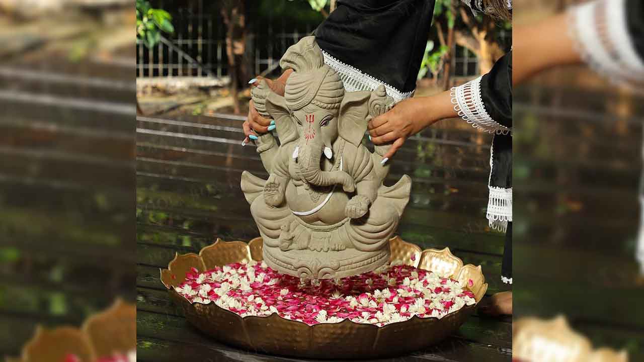 మట్టి గణపతిని ప్రతిష్ఠిద్దాం.. పర్యావరణాన్ని పరిరక్షిద్దాం