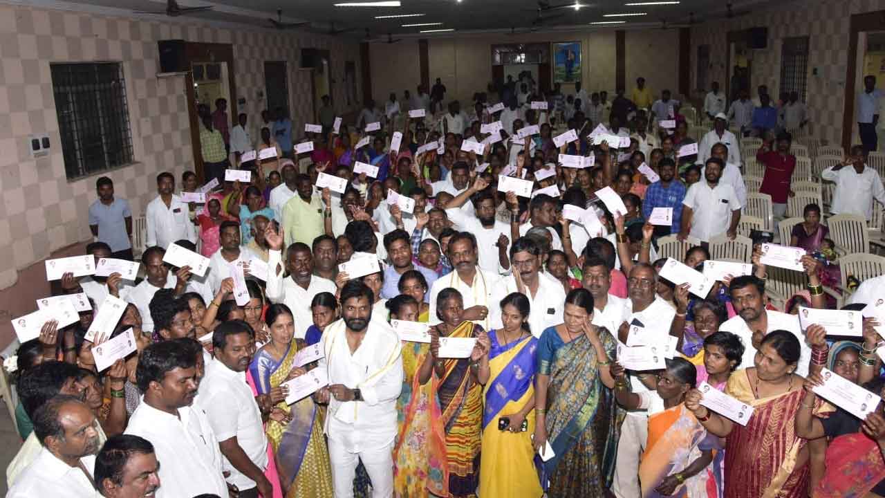 పేదల్లో ఆనందం నింపడమే లక్ష్యం