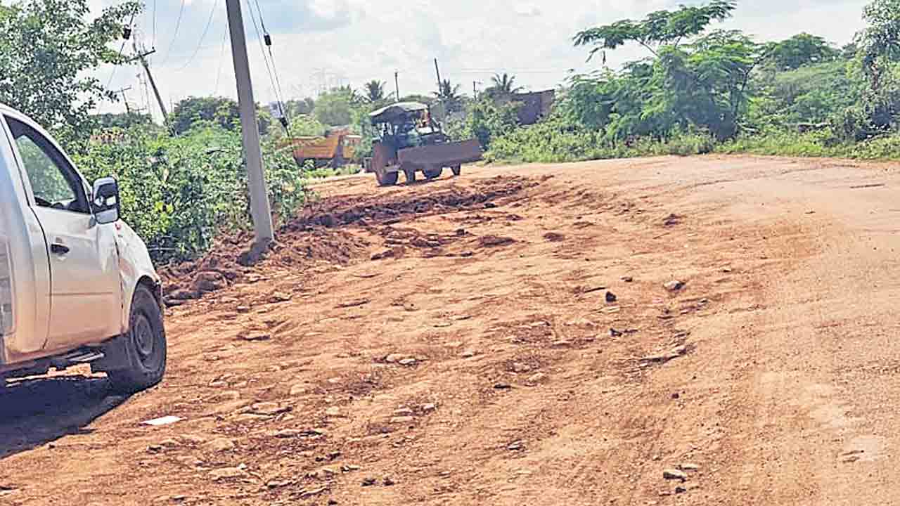 రూ.124.5 కోట్లతో రోడ్ల విస్తరణ