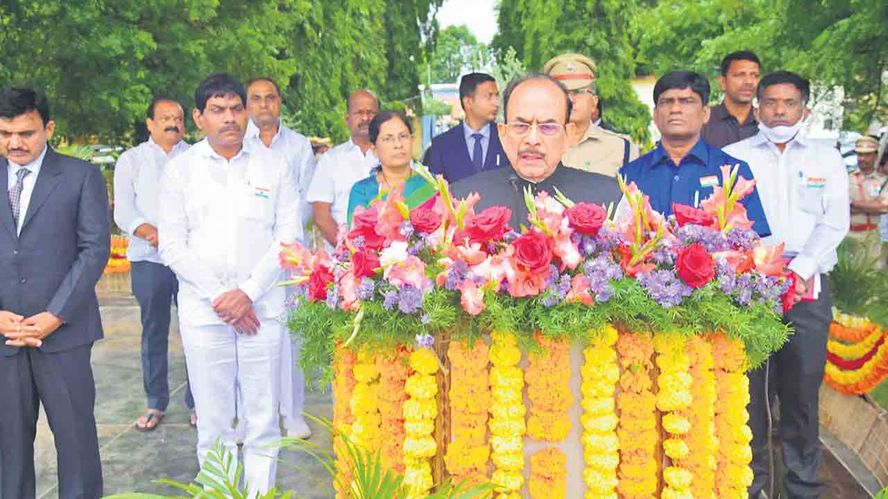 సీఎం కేసీఆర్‌ పాలనలో.అభివృద్ధి, సంక్షేమంలో నూతన ఒరవడి