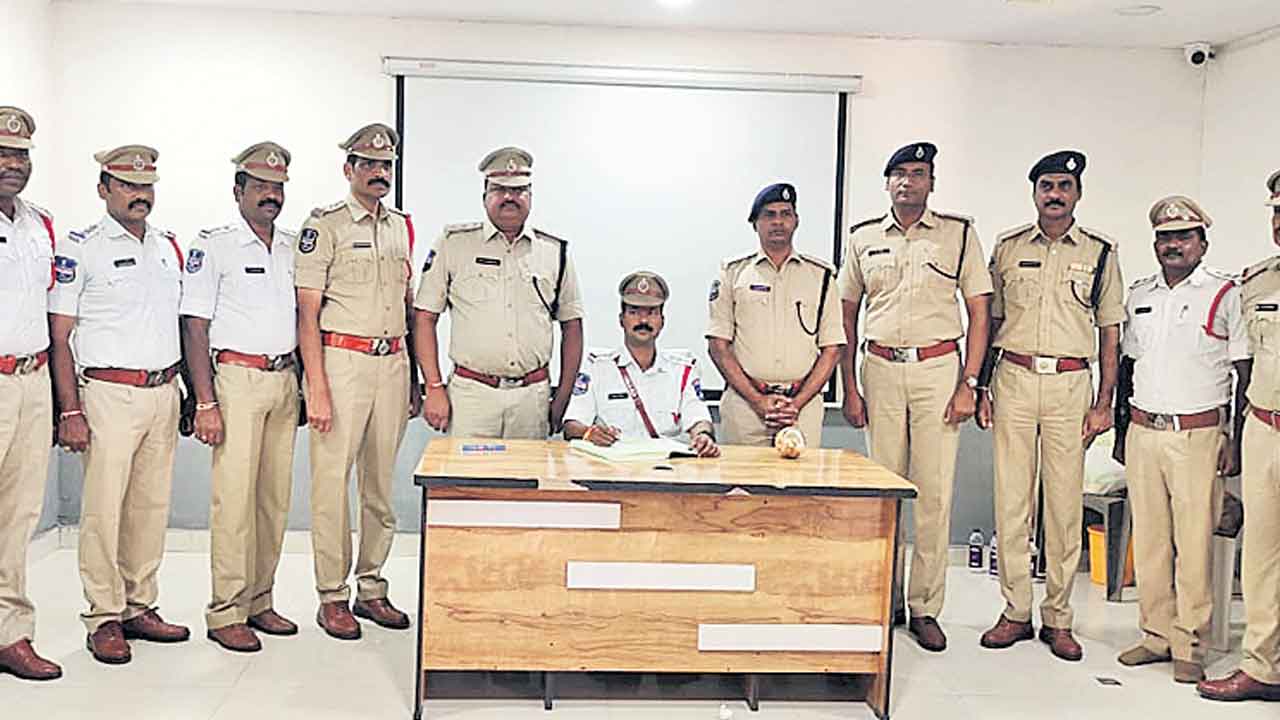 ట్రాఫిక్‌ సమస్యల పరిష్కారానికి కృషి