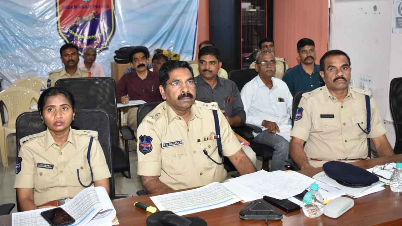 పండుగలు శాంతియుతంగా నిర్వహించుకునేలా చూడాలి