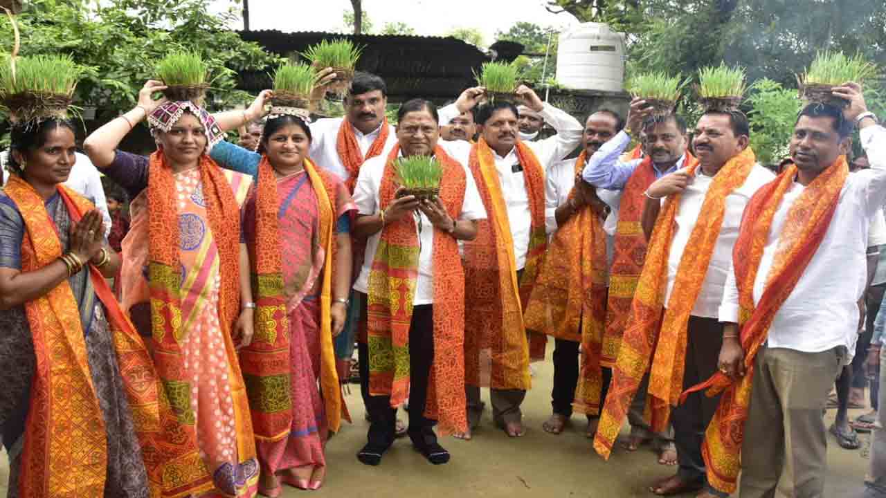 టీఆర్‌ఎస్‌తో పల్లెల్లో సమగ్రాభివృద్ధి