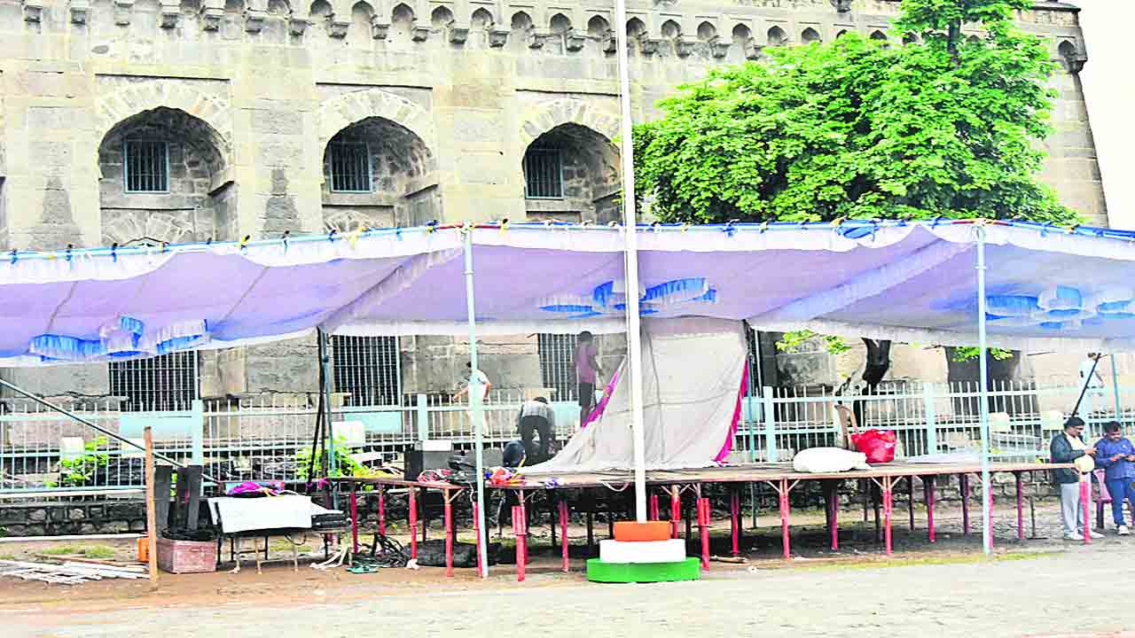 స్వాతంత్య్ర వేడుకలకు ఏర్పాట్లు పూర్తి