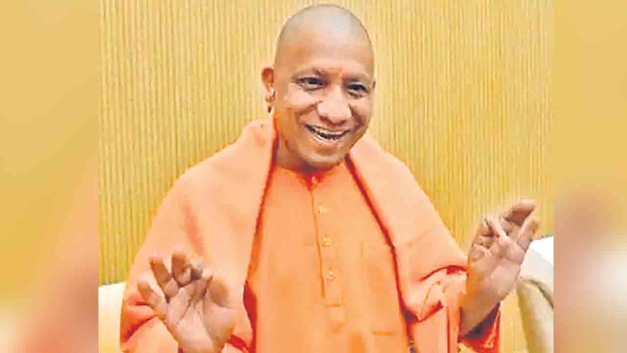 యోగి ఉచిత హామీ.. మోదీ ఇదేమి?