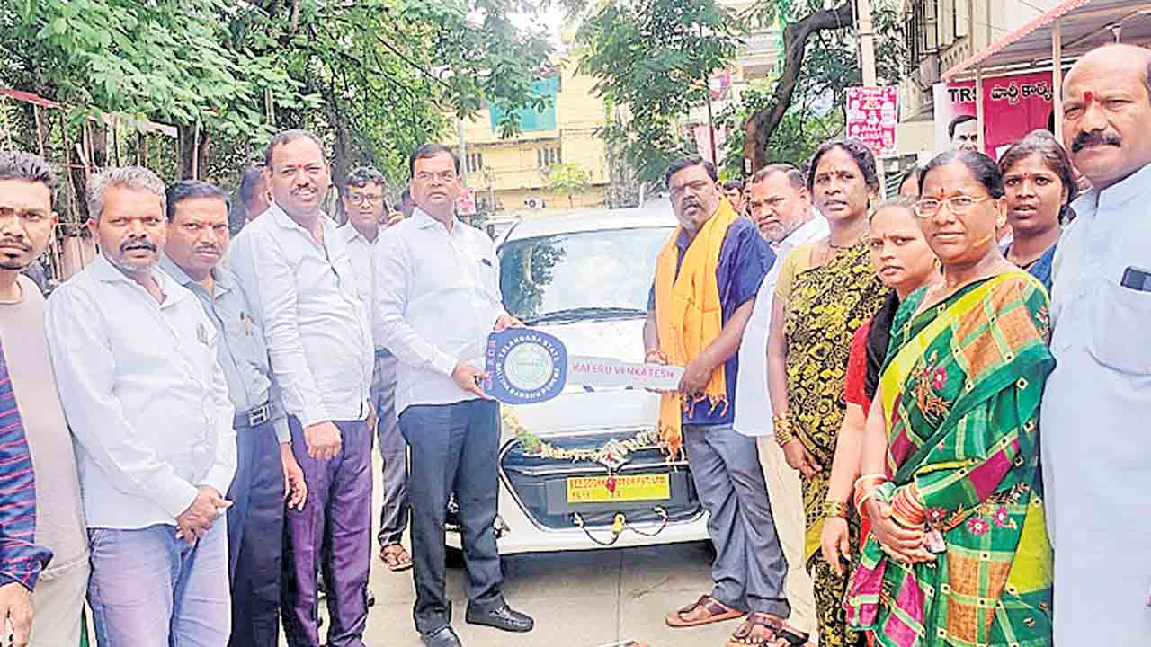 దళితబంధును సద్వినియోగం చేసుకోండి