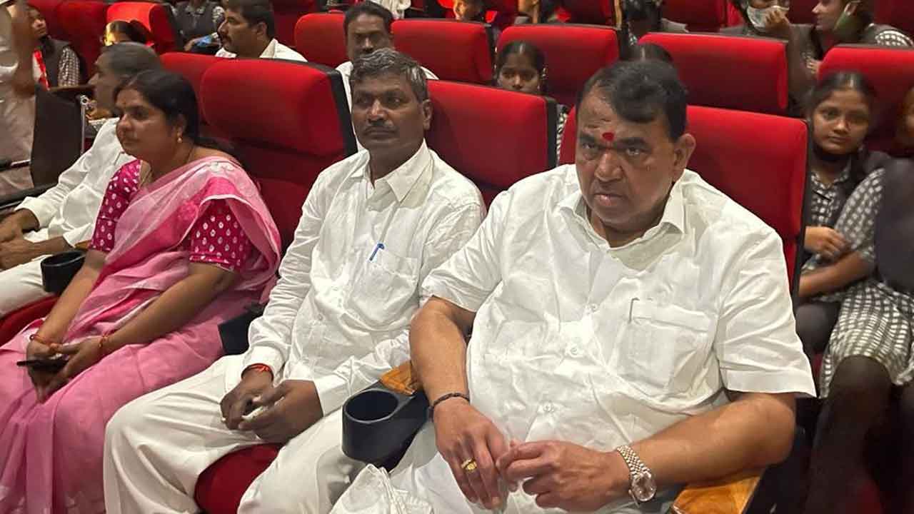 అమరుల త్యాగఫలమే.. స్వాతంత్య్ర ఫలాలు