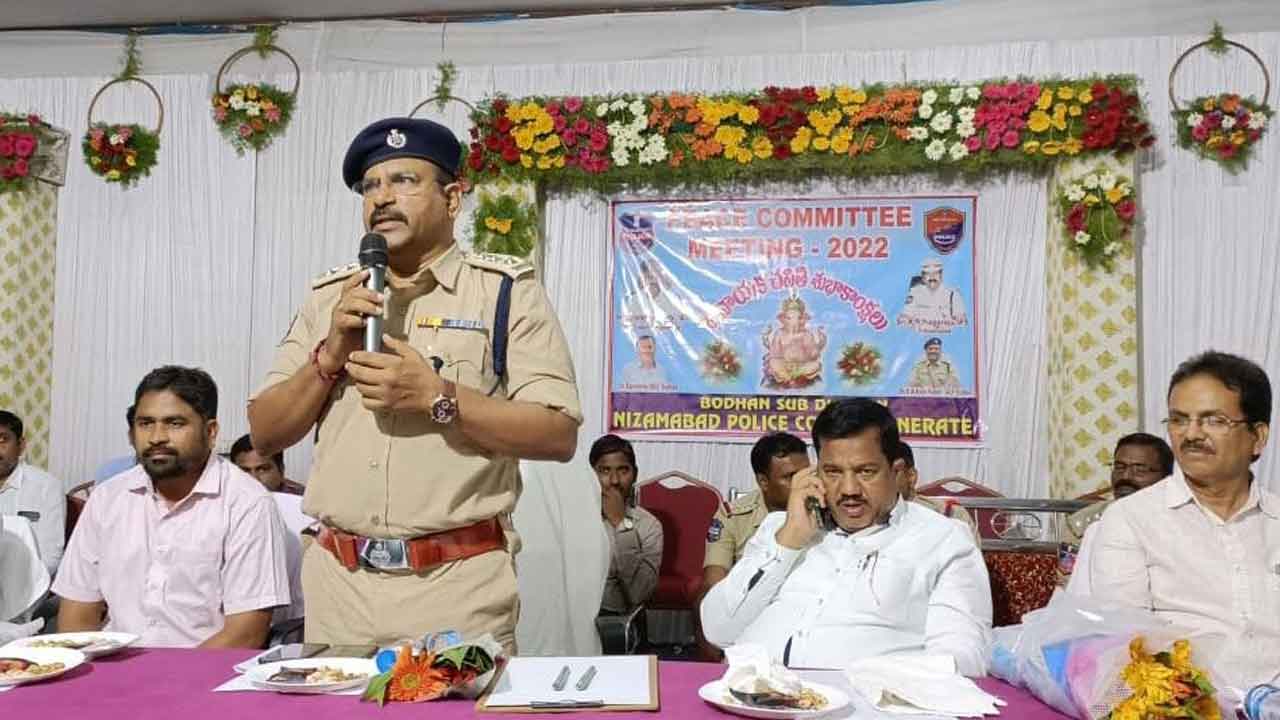 పండుగలను ప్రశాంత వాతావరణంలో నిర్వహించాలి