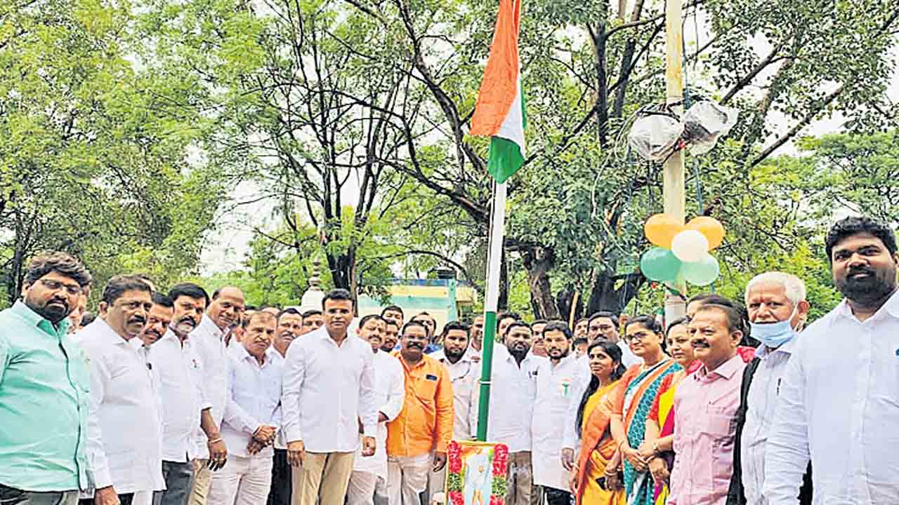 ‘కుత్బుల్లాపూర్‌’లో ఘనంగా స్వాతంత్య్ర దినోత్సవం