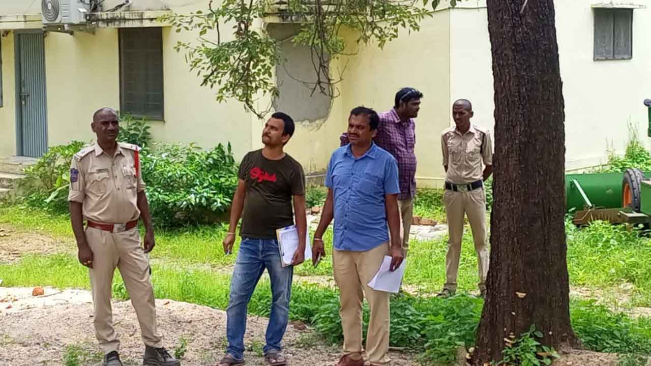 అటవీ కార్యాలయంలో చోరీ