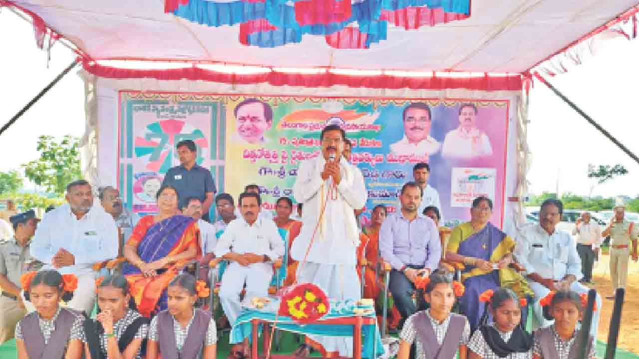 సాగులో ఉత్పాదకతను పెంచాలి