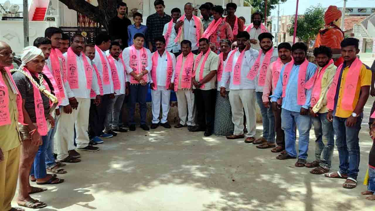 టీఆర్‌ఎస్‌లో చేరికలు..