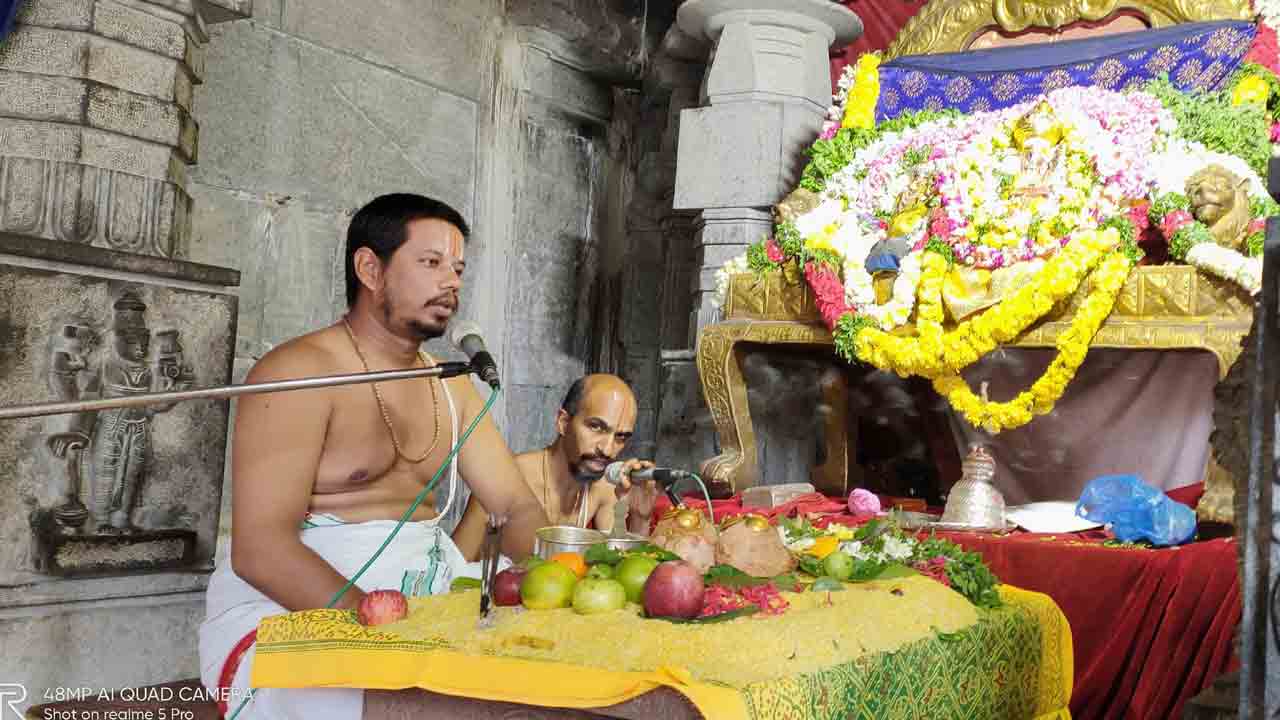 యాదాద్రిలో శాస్ర్తోక్తంగా నిత్యారాధనలు