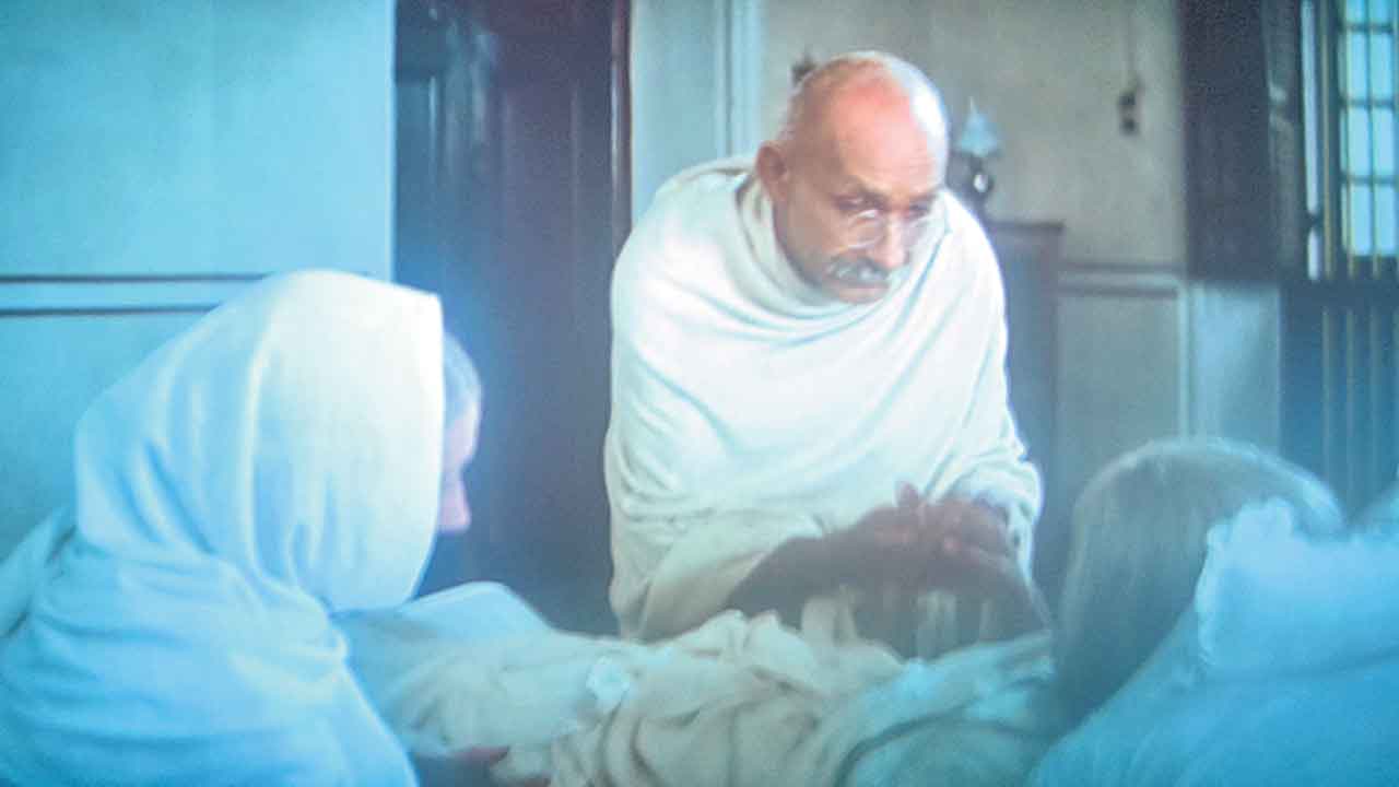 బాపూ జీవితం భవితకు మార్గం